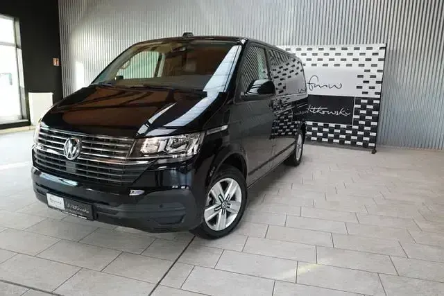 Begagnad VW Multivan 204 HK (150 kW) 2022 Svart Minibuss