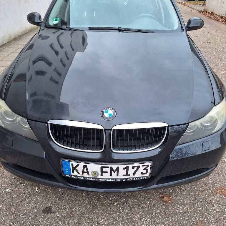 Schwarz Gebraucht 2008 BMW 318 Limousine | 3.400 € (Guter Preis) - Bild 1/4