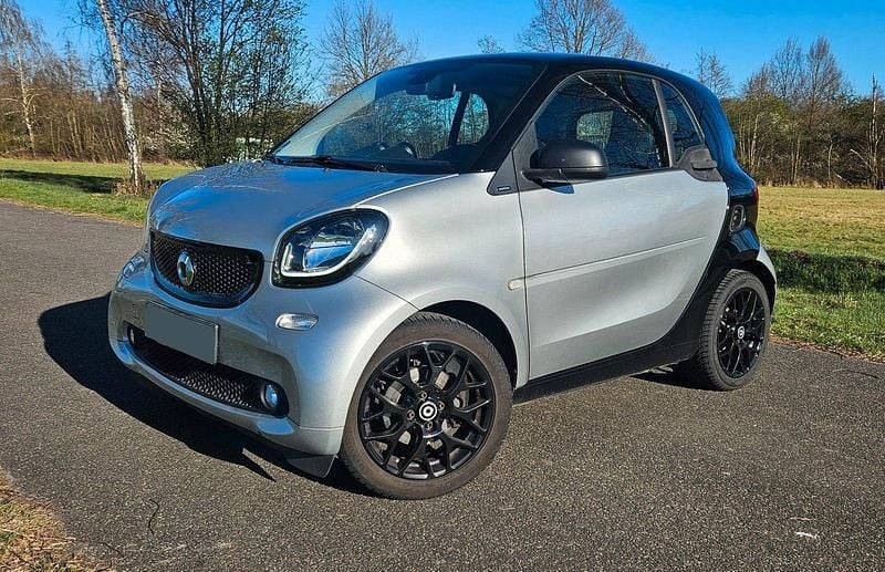 Silber Gebraucht 2018 Smart ForTwo Coupé Passion Coupé | 15.500 € (Fairer Preis) - Bild 1/4