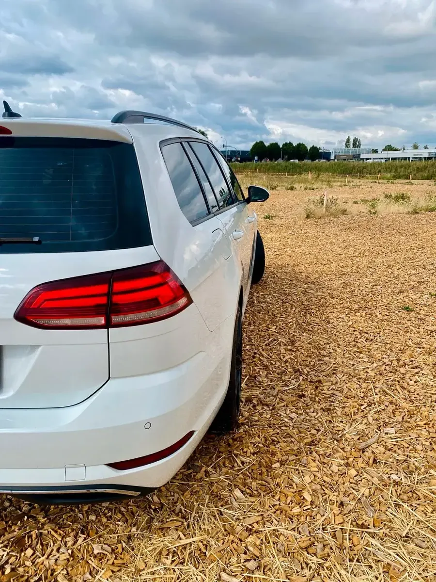 Gebraucht VW Golf VII 110 PS (80 kW) 2017 Weiß Kombi