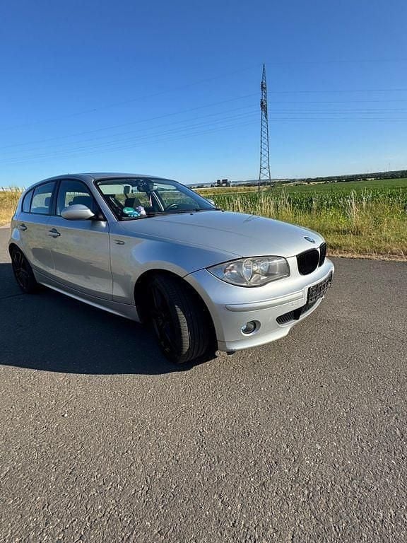 Silber Gebraucht 2006 BMW 120 Kleinwagen | 3.450 € (Fairer Preis) - Bild 1/4
