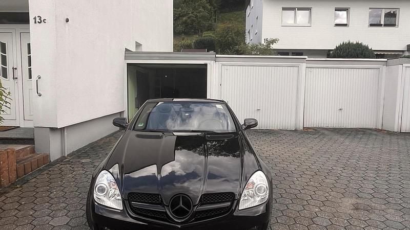 Schwarz Gebraucht 2008 Mercedes SLK200 Cabrio | 11.000 € (Fairer Preis) - Bild 1/4