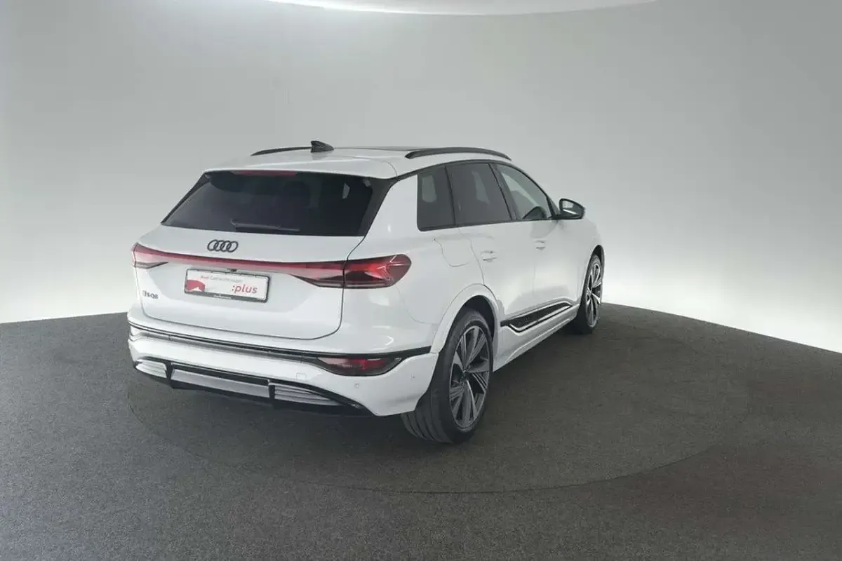 Gebraucht Audi SQ6 e-tron S-Line 359 kW (489 PS) 2024 Gletscherweiß metallic SUV