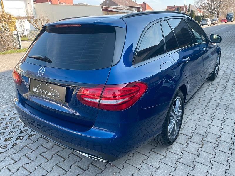 Gebraucht Mercedes C300 Avantgarde 245 PS (180 kW) 2016 Blau Limousine