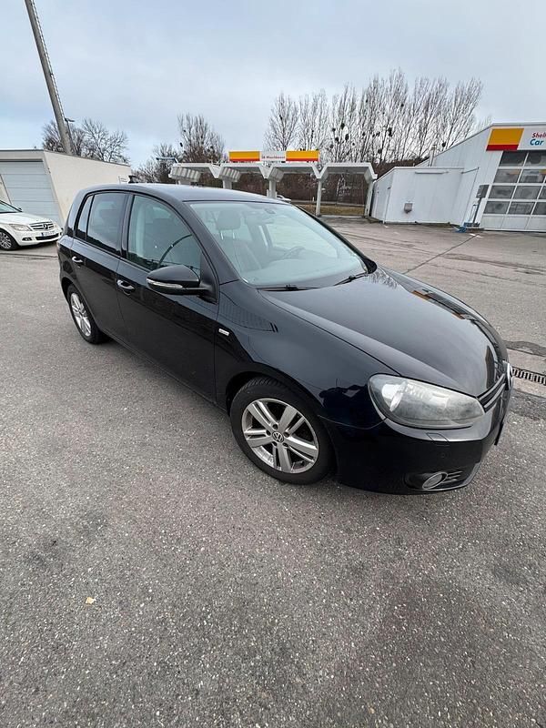 Gebraucht VW Golf VI 122 PS (89 kW) 2012 Schwarz Kleinwagen