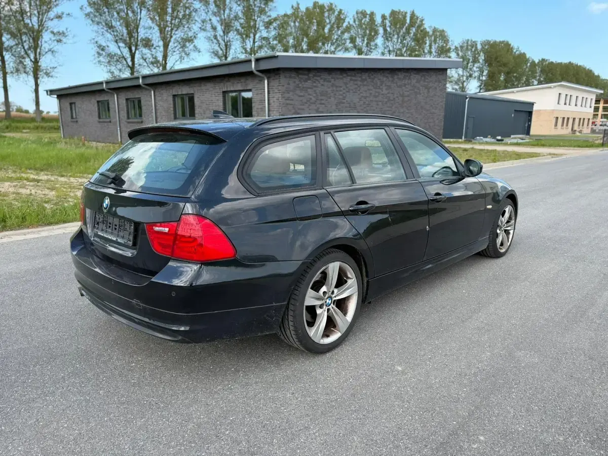Gebraucht BMW 320 M Sport 202 PS (148 kW) 2011 Kombi