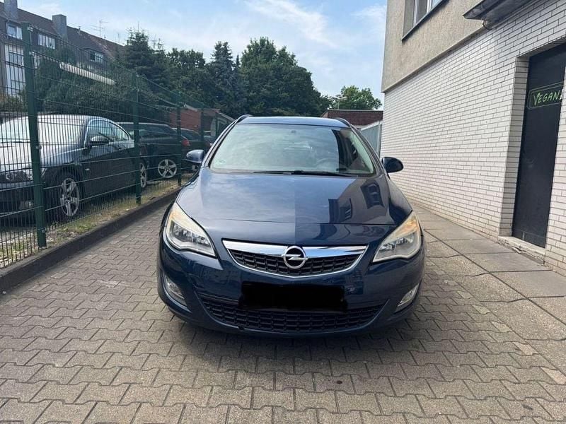 Gebraucht Opel Astra Edition 110 PS (80 kW) 2012 Blau Kombi