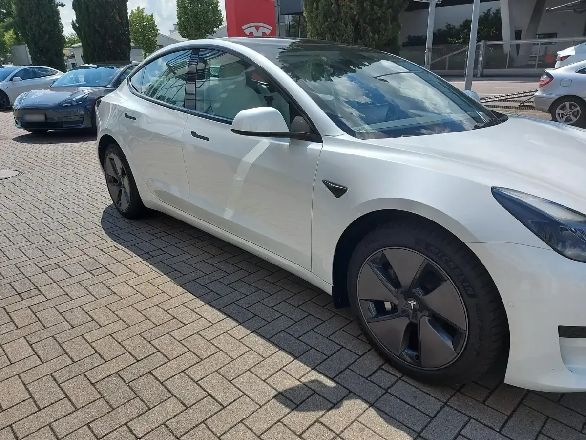 Gebraucht Tesla Model 3 239 kW (325 PS) 2021 Weiß Limousine