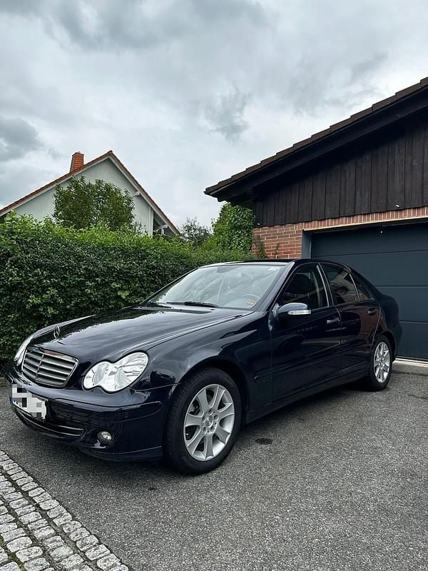Blau Gebraucht 2007 Mercedes C280 Limousine | 7.299 € (Fairer Preis) - Bild 1/4