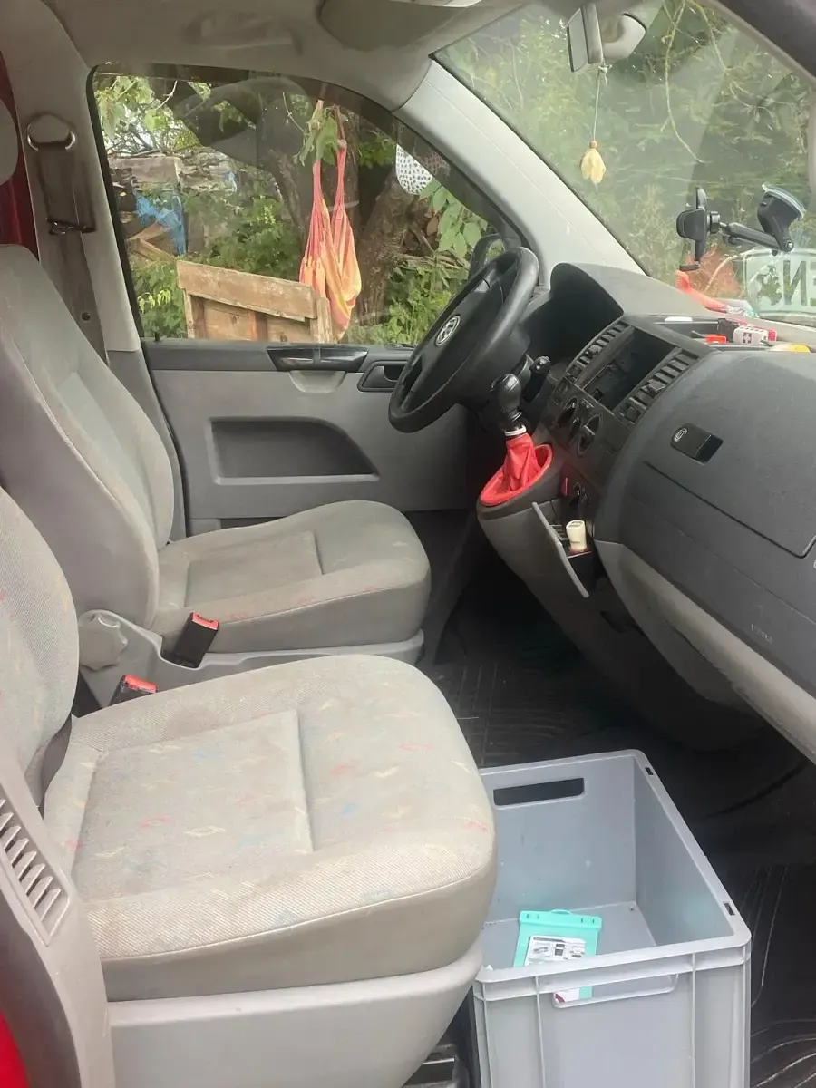 Gebraucht VW T5 131 PS (96 kW) 2003 Rot Van