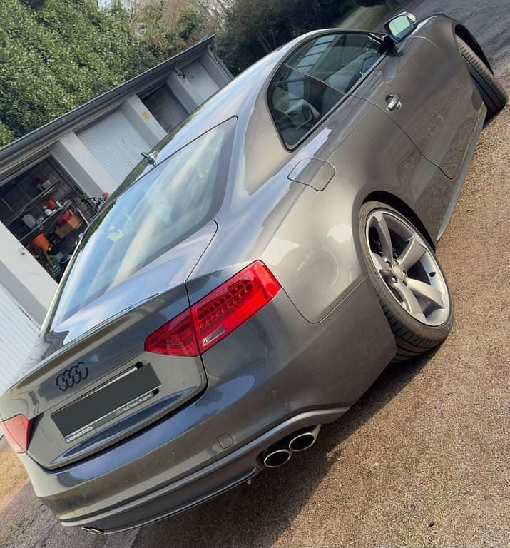 Gebraucht Audi S5 Ambiente 333 PS (244 kW) 2015 Grau Coupé