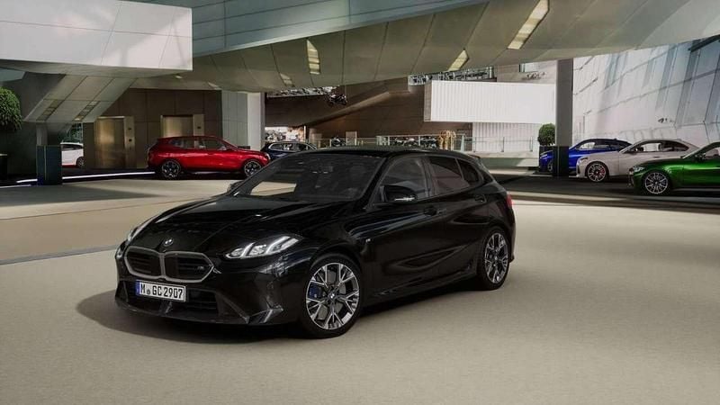 Neu BMW 135 M Performance 300 PS (220 kW) 2026 Alpinweiß uni Kleinwagen