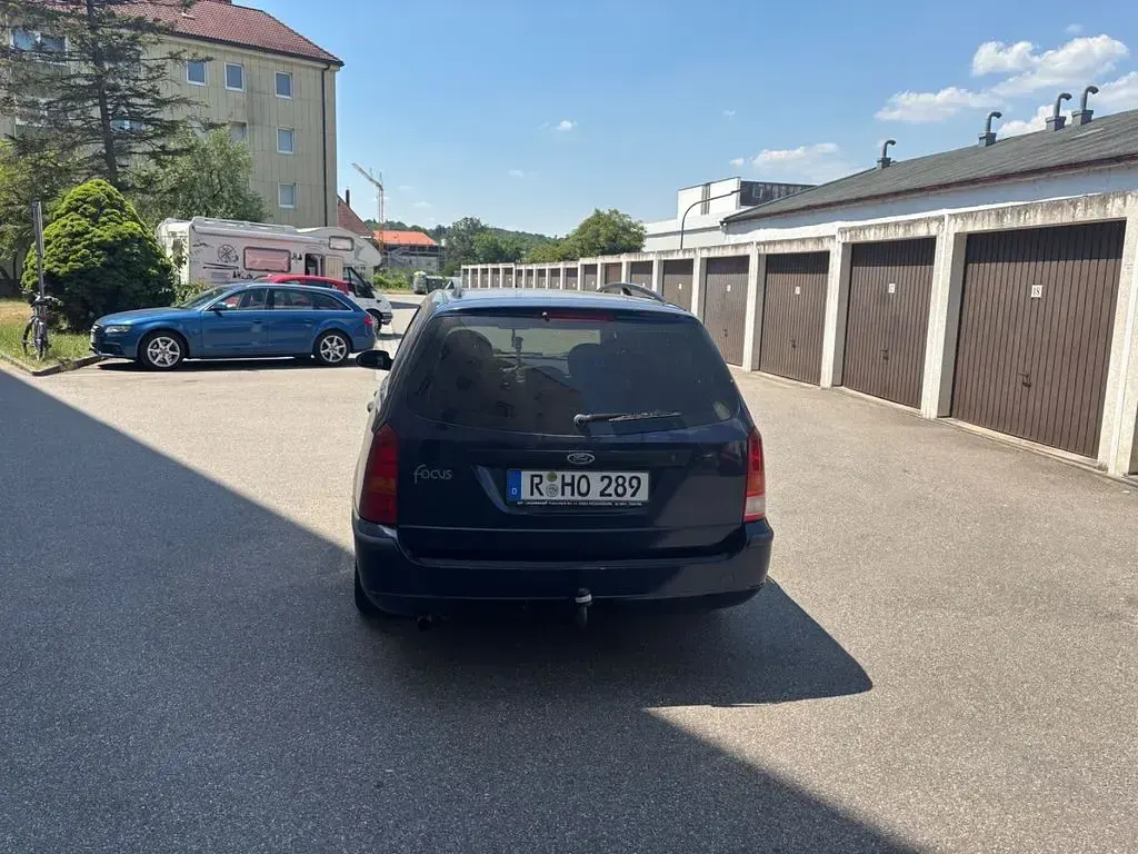 Gebraucht Ford Focus 101 PS (74 kW) 2003 Blau Limousine