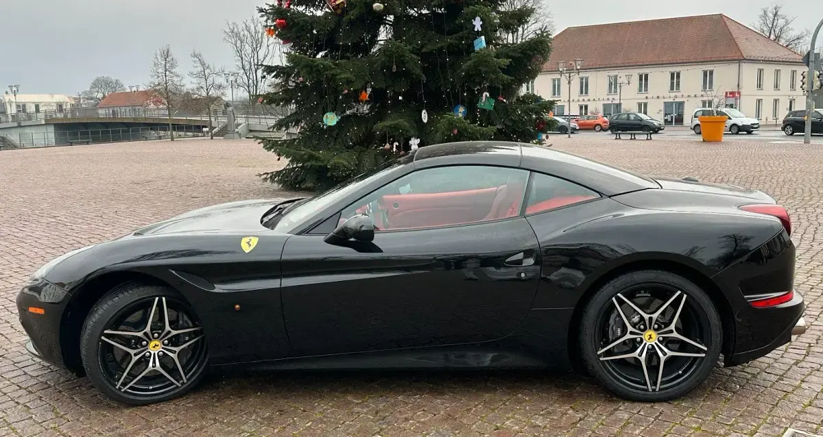 Gebraucht Ferrari California 560 PS (411 kW) 2016 Schwarz Cabrio
