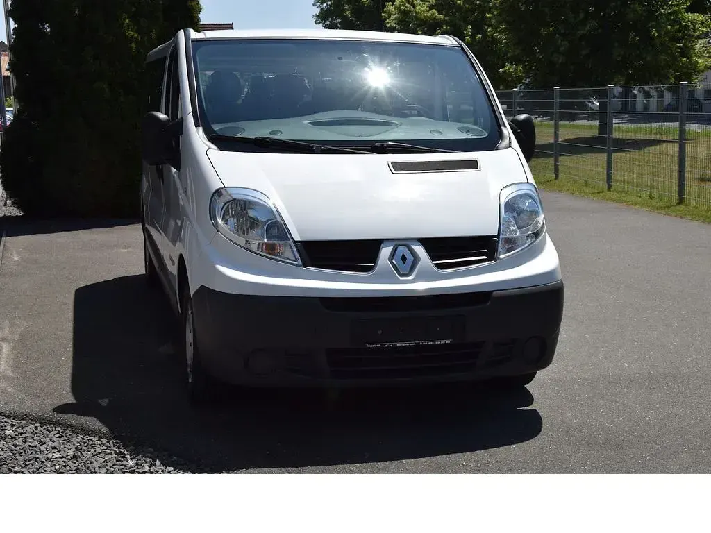 Gebraucht Renault Trafic 114 PS (83 kW) 2010 Weiß Van / Kleinbus