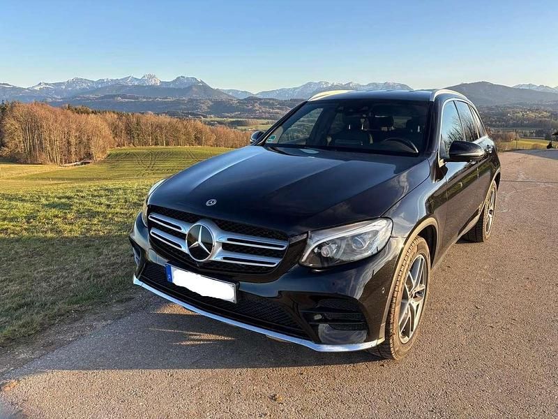 Schwarz Gebraucht 2017 Mercedes GLC250 AMG line SUV | 24.400 € (Fairer Preis) - Bild 1/4