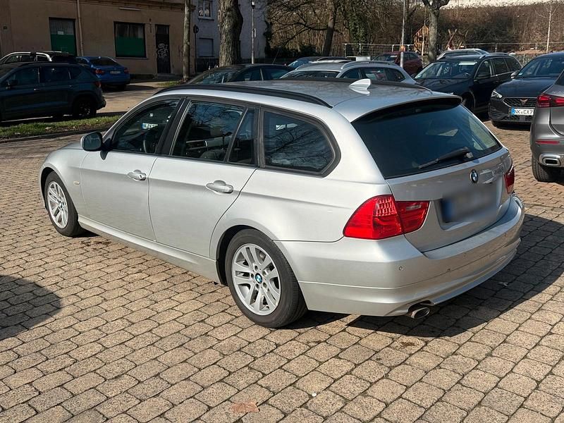 Gebraucht BMW 316 116 PS (85 kW) 2010 Silber Kombi