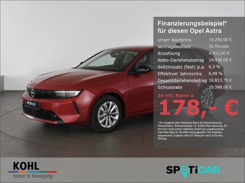 Metallic) (rot Gebraucht 2023 Opel Astra Enjoy Kombi | 19.250 € (Fairer Preis) - Bild 1/1