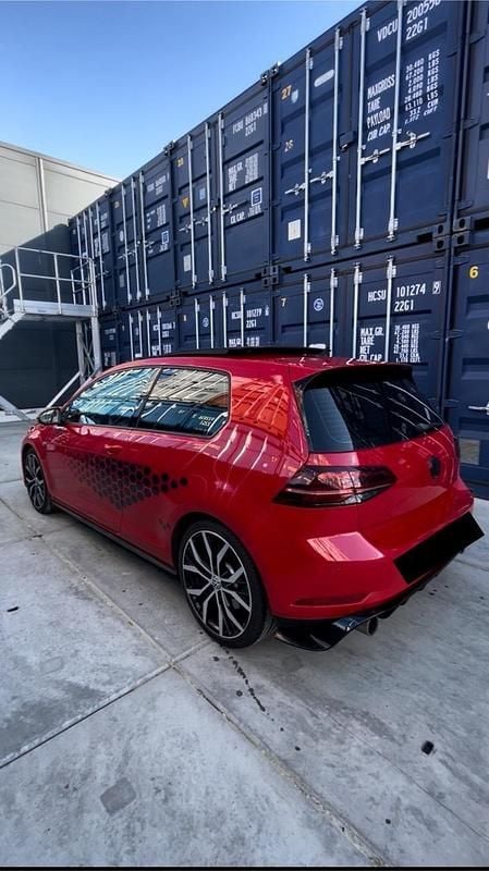 Rot Gebraucht 2018 VW Golf VII GTI Kleinwagen | 14.490 € (Guter Preis) - Bild 1/4