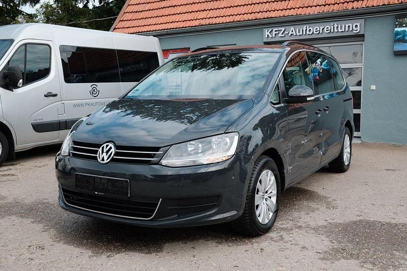 Grau Gebraucht 2011 VW Sharan Comfortline Van / Kleinbus | 8.700 € (Superpreis) - Bild 1/4