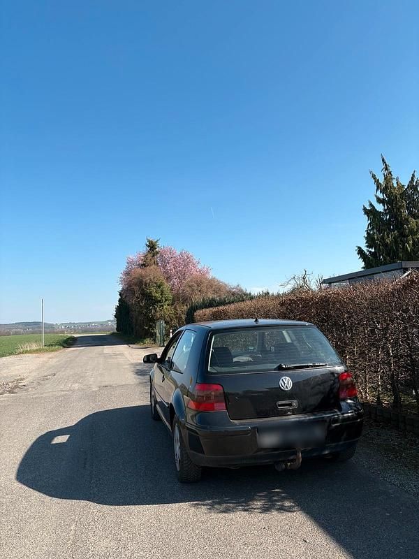 Gebraucht VW Golf IV 135 PS (99 kW) 2002 Schwarz Kleinwagen