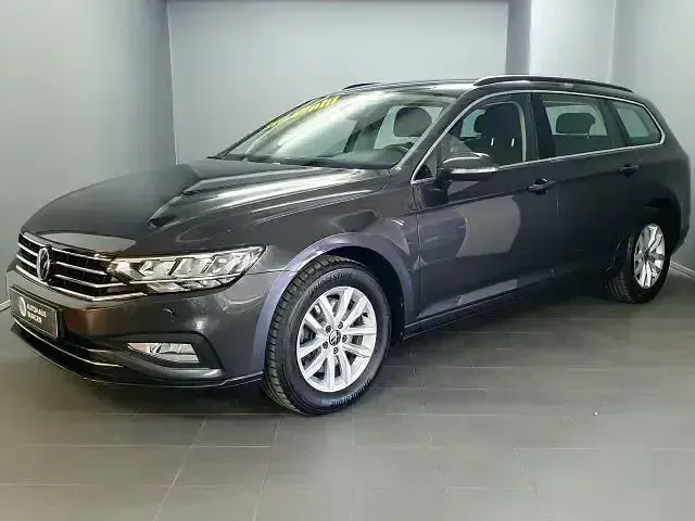 Gebraucht VW Passat Business 150 PS (110 kW) 2023 Grau Kombi