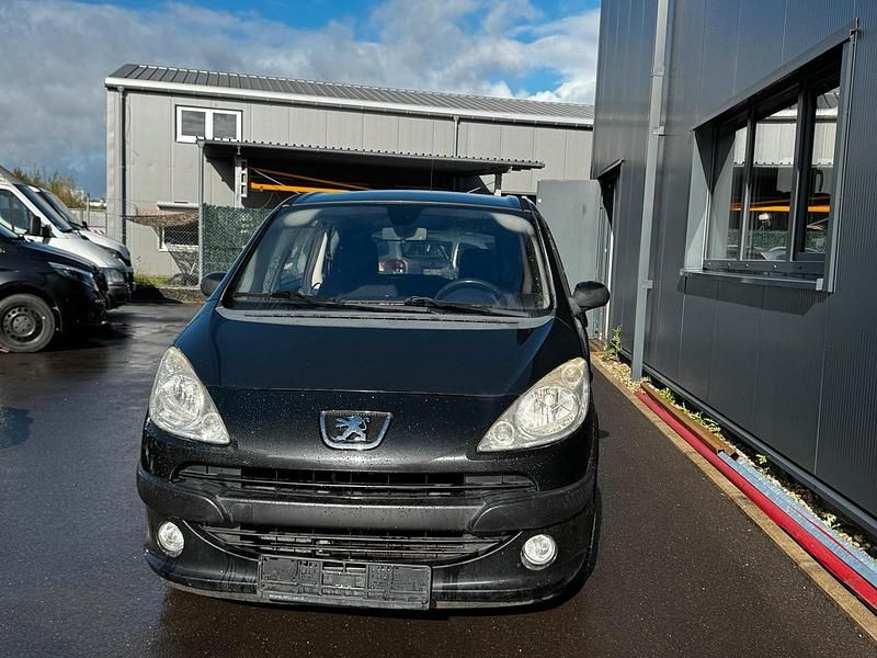 Schwarz Gebraucht 2006 Peugeot 107 Kleinwagen | 2.799 € (Fairer Preis) - Bild 1/4