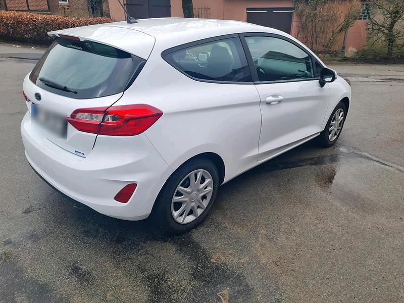 Gebraucht Ford Fiesta 70 PS (51 kW) 2019 Weiß Kleinwagen