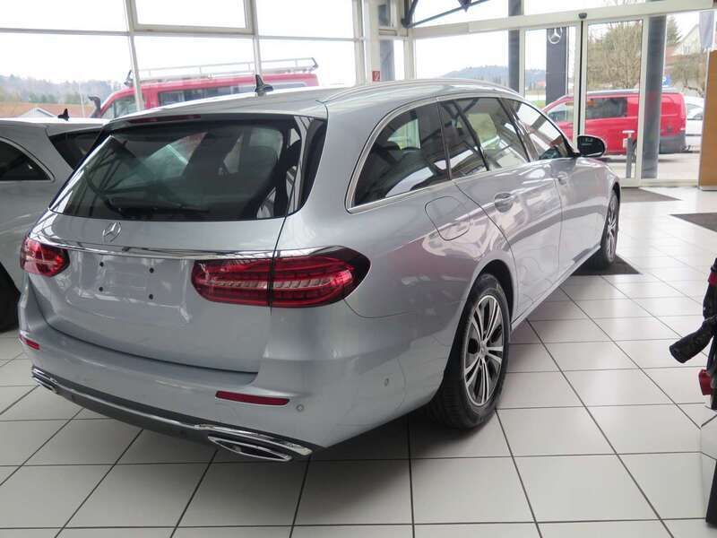 Gebraucht Mercedes E220 Avantgarde 194 PS (142 kW) 2021 Hightechsilber Kombi
