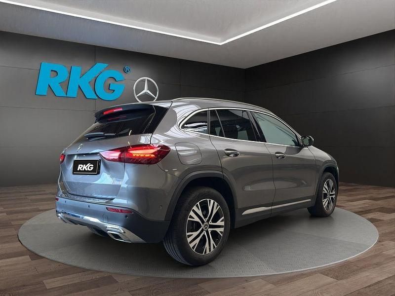 Gebraucht Mercedes GLA250 Progressive 218 PS (160 kW) 2025 Grau SUV