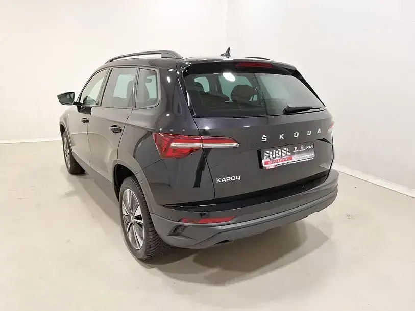 Gebraucht Skoda Karoq Tour 110 PS (80 kW) 2023 Schwarzmagic perleffekt SUV