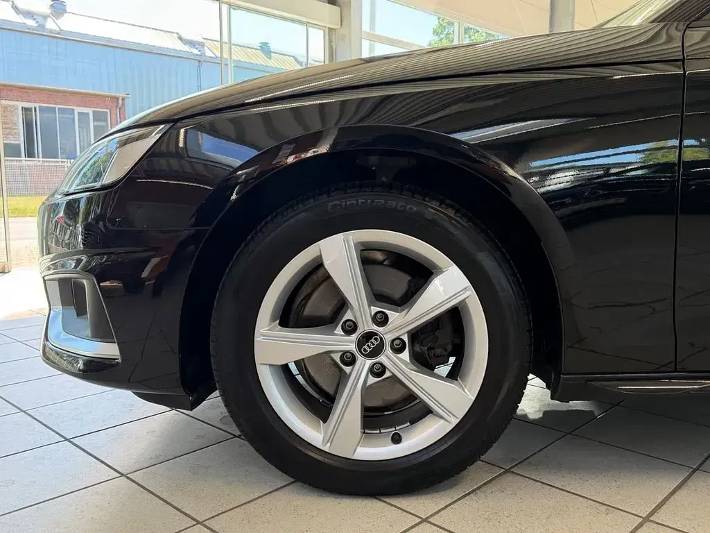 Gebraucht Audi A4 Advanced 163 PS (119 kW) 2022 Schwarz Kombi