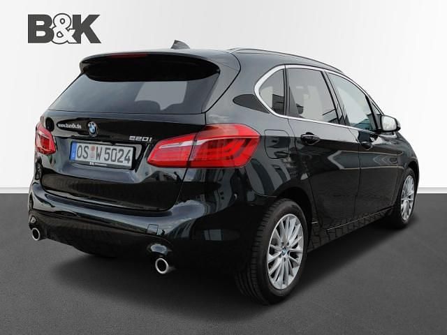 Gebraucht BMW 220 Active Tourer Advantage 192 PS (141 kW) 2022 Schwarz Van / Kleinbus