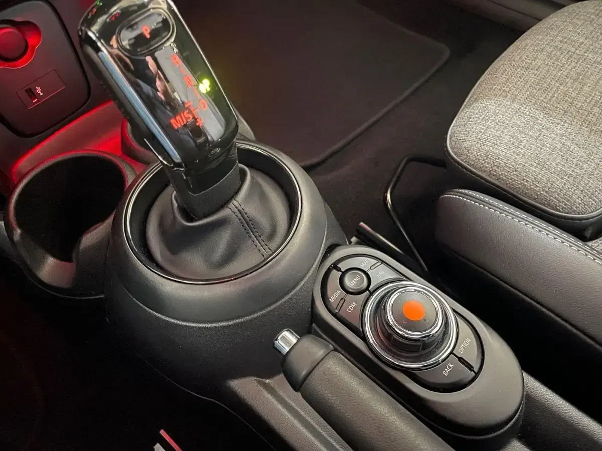 Gebraucht Mini Cooper S 192 PS (141 kW) 2020 Weiß Kleinwagen