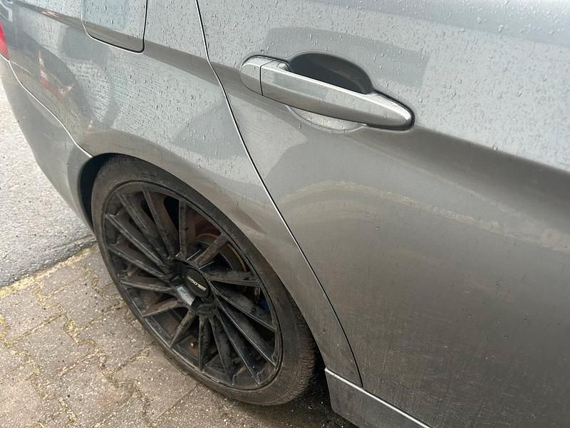 Gebraucht BMW 320 163 PS (119 kW) 2012 Grau Kombi