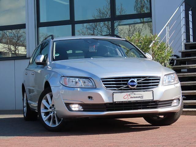 Silber Gebraucht 2016 Volvo V70 Standard Kombi | 8.900 € (Superpreis) - Bild 1/4