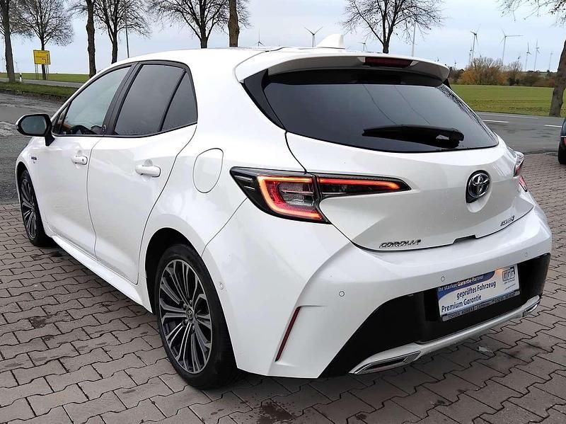 Gebraucht Toyota Corolla Team 184 PS (135 kW) 2021 Schneeweiß Kleinwagen
