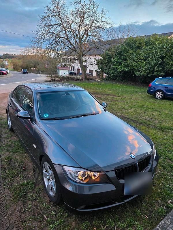 Gebraucht BMW 320 150 PS (110 kW) 2007 Silber Limousine