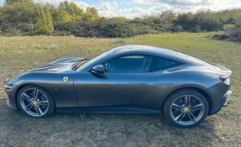Grau Gebraucht 2023 Ferrari Roma Coupé | 197.500 € - Bild 1/4