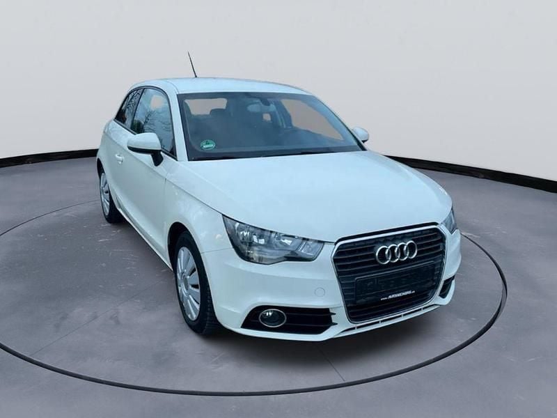 Weiß Gebraucht 2011 Audi A1 Attraction Kleinwagen | 6.690 € (Fairer Preis) - Bild 1/4