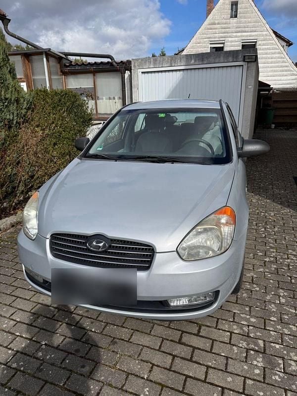 Gebraucht Hyundai Accent 97 PS (71 kW) 2008 Silber Kleinwagen