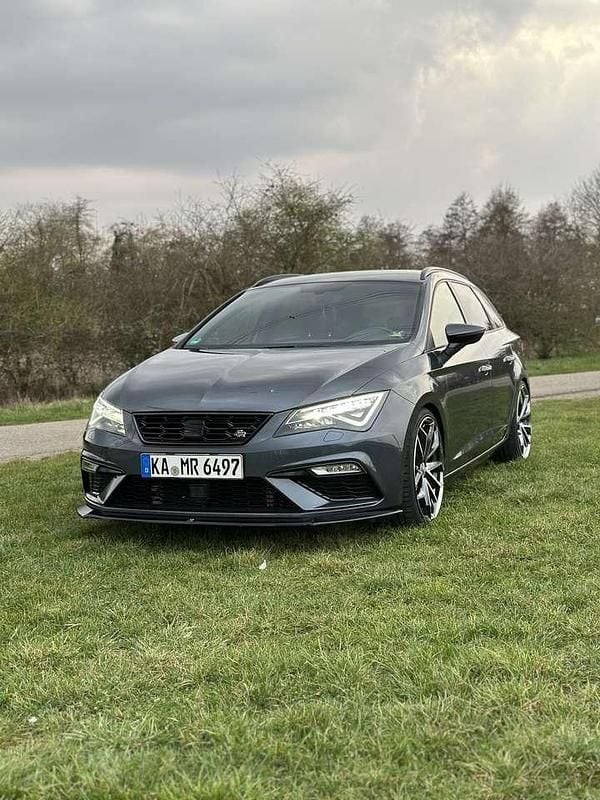 Grau Gebraucht 2018 Seat Leon FR Kombi | 16.500 € (Fairer Preis) - Bild 1/4
