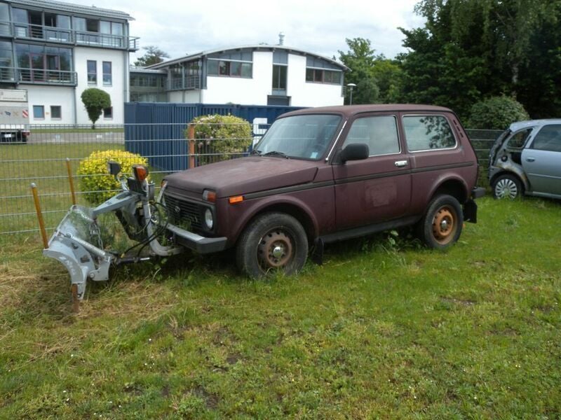 Rot Gebraucht 2014 Lada Taiga SUV | 4.999 € (Guter Preis) - Bild 1/4