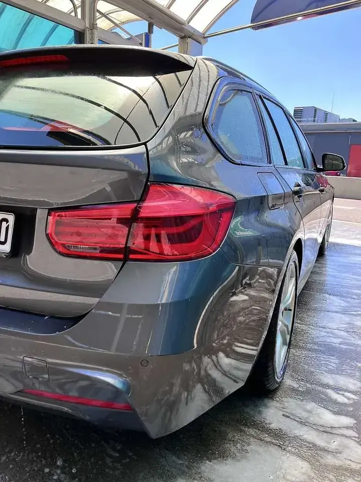 Gebraucht BMW 330 M Sport 258 PS (189 kW) 2017 Kombi
