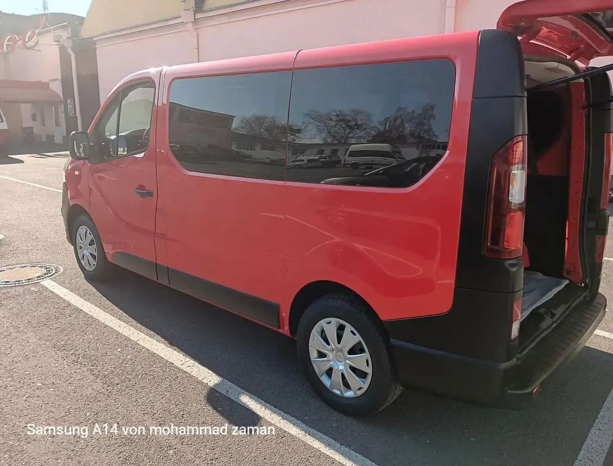 Gebraucht Opel Vivaro 116 PS (85 kW) 2015 Rot Van / Kleinbus