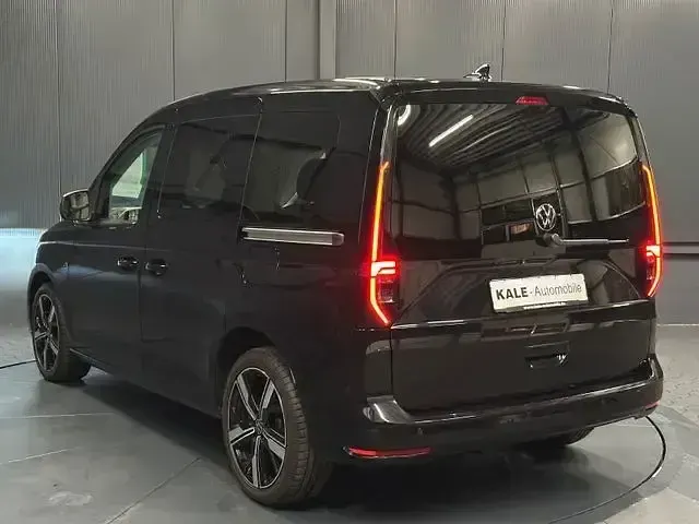 Gebraucht VW Caddy 122 PS (89 kW) 2023 Schwarz Van / Kleinbus