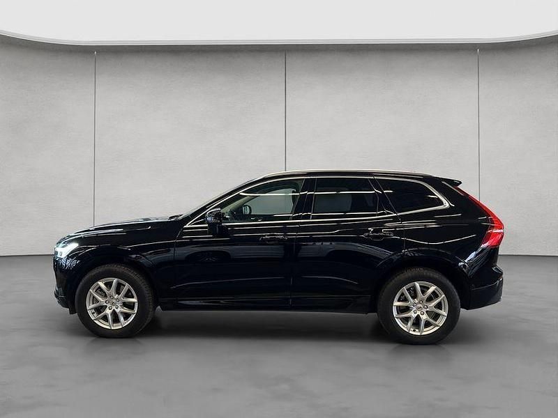 Gebraucht Volvo XC60 Momentum 250 PS (183 kW) 2020 Onyx blackmetallic 717 SUV