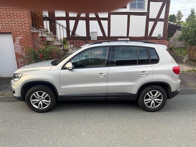 Grau Gebraucht 2013 VW Tiguan Trendline SUV | 7.000 € (Guter Preis) - Bild 1/4