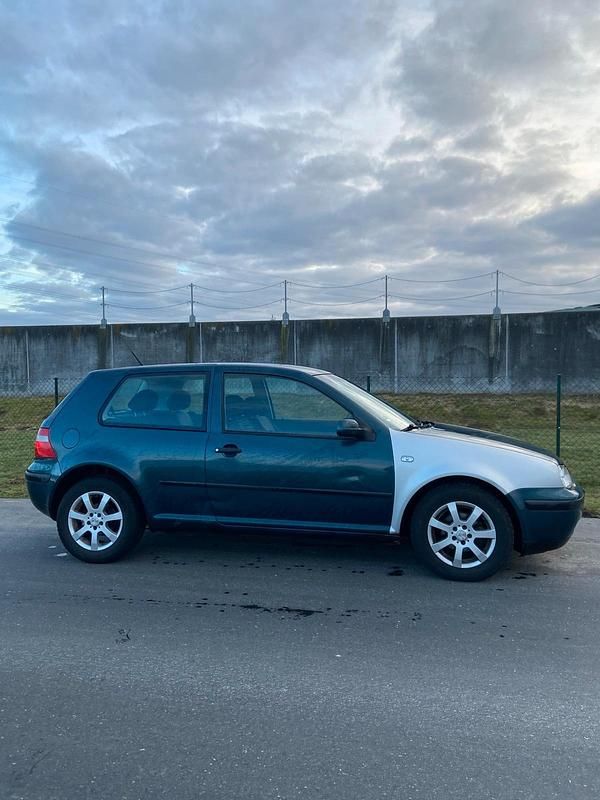 Gebraucht VW Golf IV 75 PS (55 kW) 2003 Grün Kleinwagen