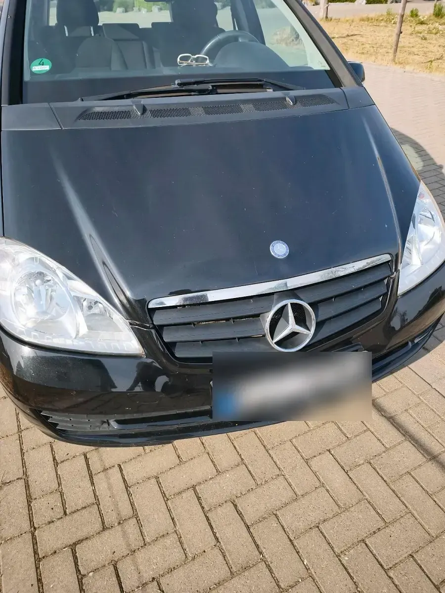Gebraucht Mercedes A180 109 PS (80 kW) 2010 Schwarz Limousine